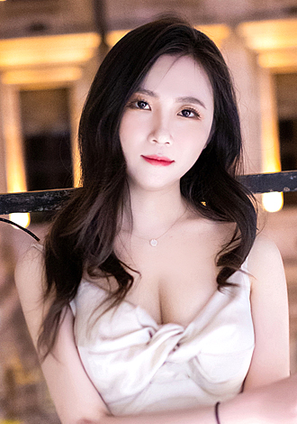 Date the member of your dreams: free Asian member jinghan(luna) from Beijing