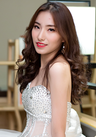 Gorgeous profiles only: Xiaofeng from Chengdu, Asian member, romantic companionship, member